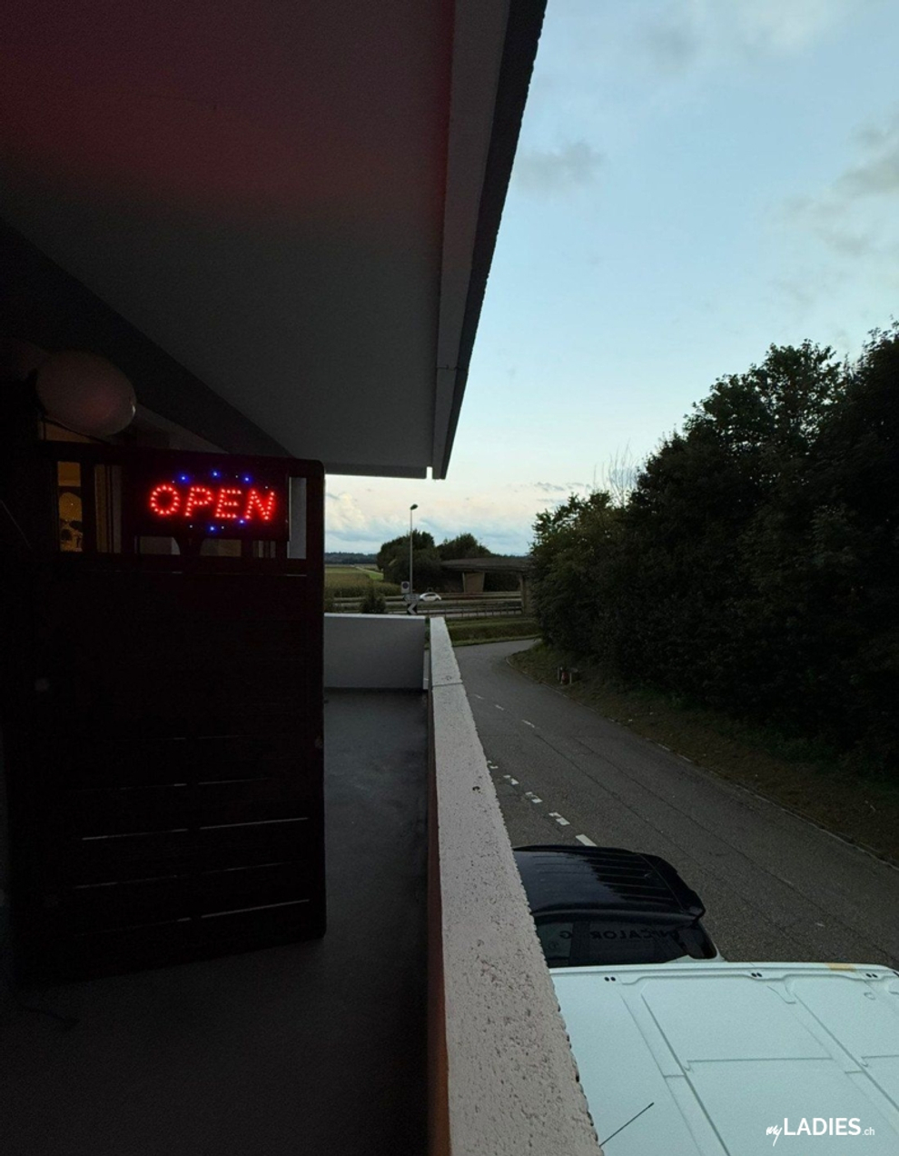 Neues Studio sucht motivierte Girls / Bild 7