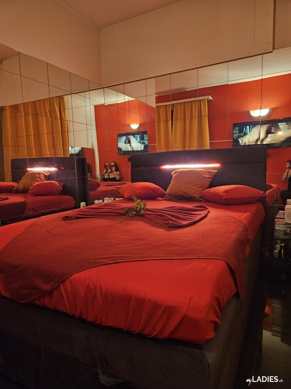 EROTIKSTUDIO LORA / Bild 7