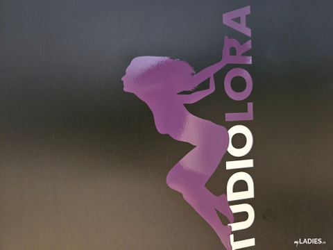 Dirección conocida busca señoritas de mente abierta y fiables