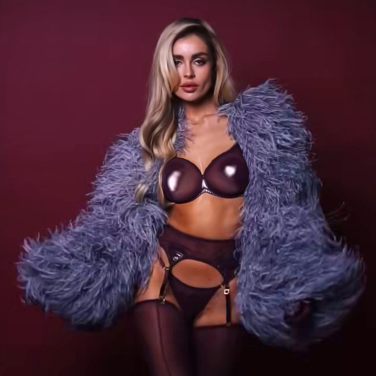 Kelly - Massagekünstlerin