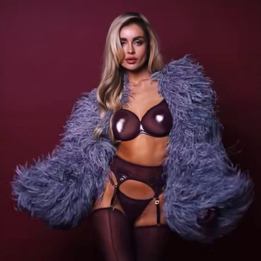 Kelly - Massagekünstlerin